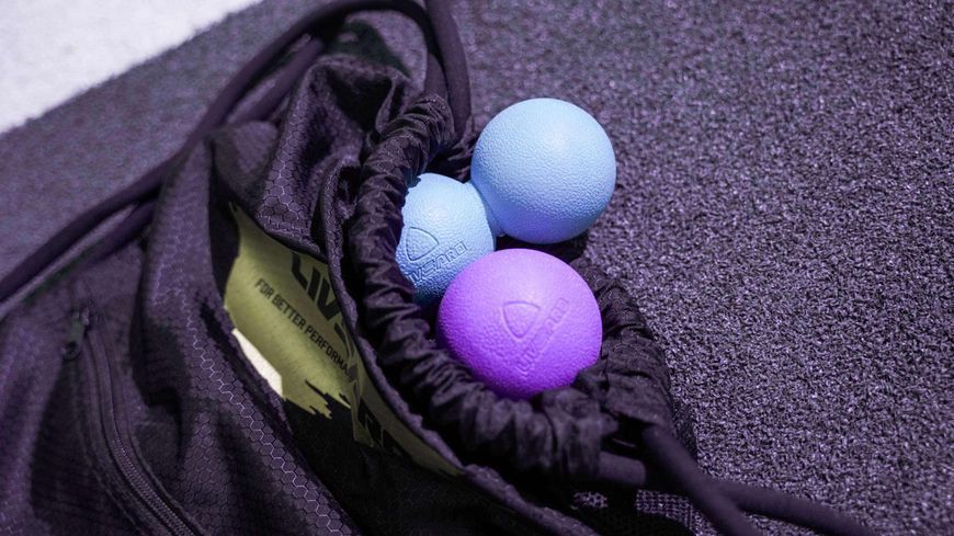 Массажний мʼяч для МФР подвійний LivePro Therapy Blue Massage Peanut Ball 6,5 cm LP8502/BU фото