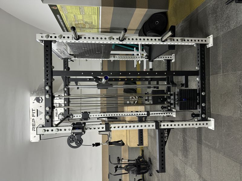 Силова рама з машиною Сміта Newbarbell Power Rack HLD-SA1006 фото